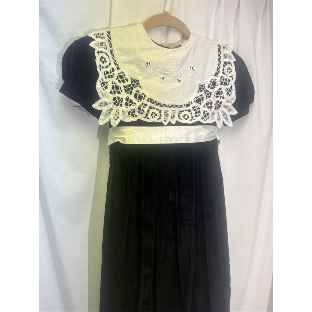 Vintage Black Velvet Child's Dress Size 6 - White Satin Ribon - Madeira Collar